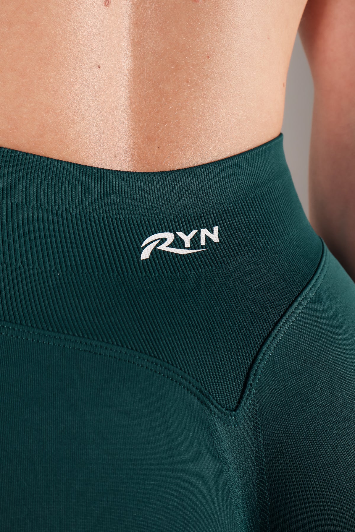 #kleur_pine green